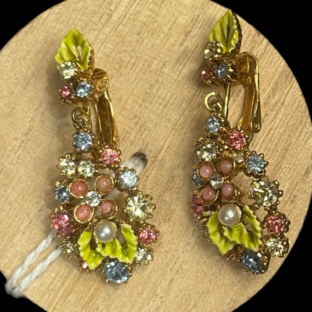 Vintage “ART” (Arthur Pepper) Flower Clip On Earrings